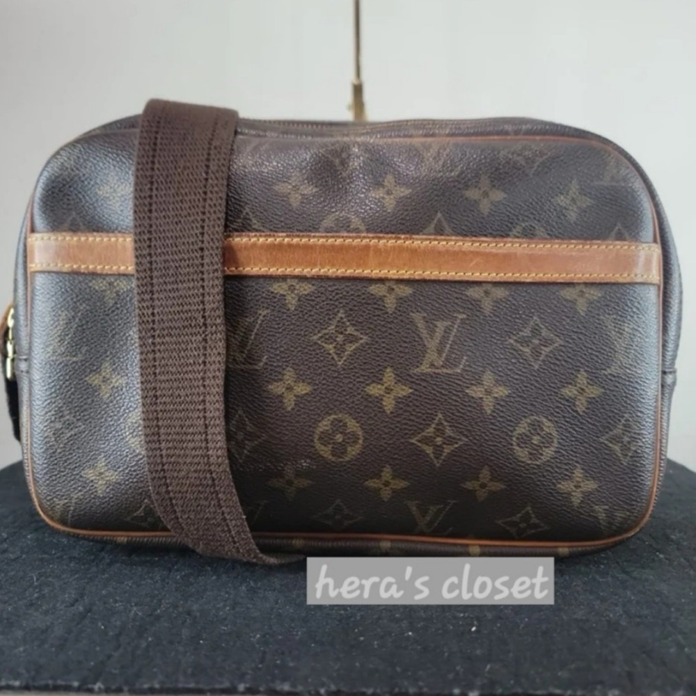 •LOUIS VUITTON• Vintage Monogram Reporter PM sling bag 2002